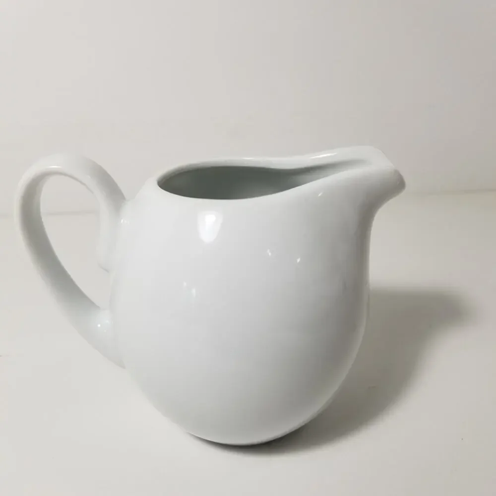 Crofton creamer small 7.4 ounces